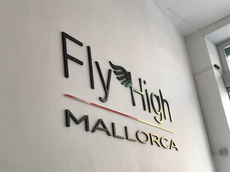 wall text flyhigh mallorca